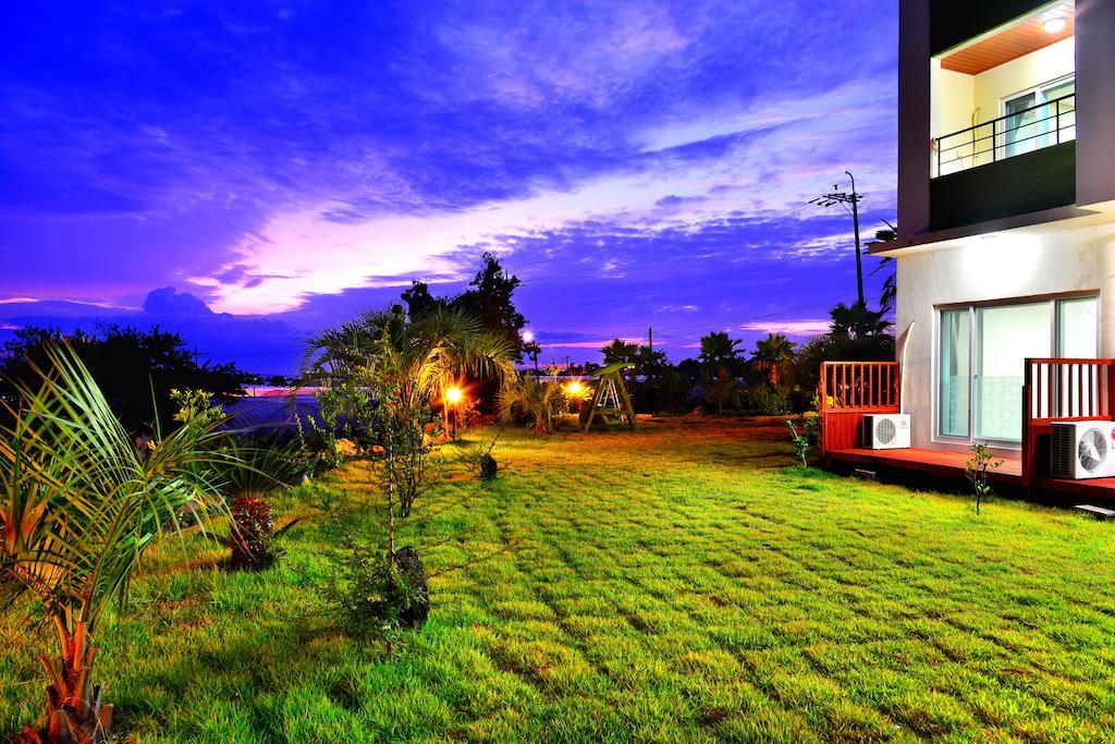 เชจู บาดา วี โอล เพนชั่น Villa ซอกวีโพ ภายนอก รูปภาพ