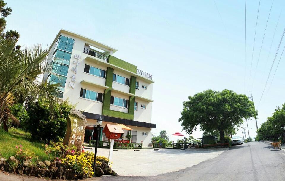 เชจู บาดา วี โอล เพนชั่น Villa ซอกวีโพ ภายนอก รูปภาพ