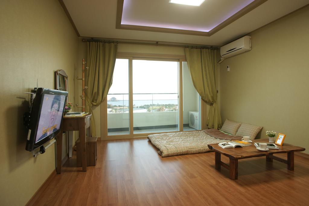 เชจู บาดา วี โอล เพนชั่น Villa ซอกวีโพ ห้อง รูปภาพ